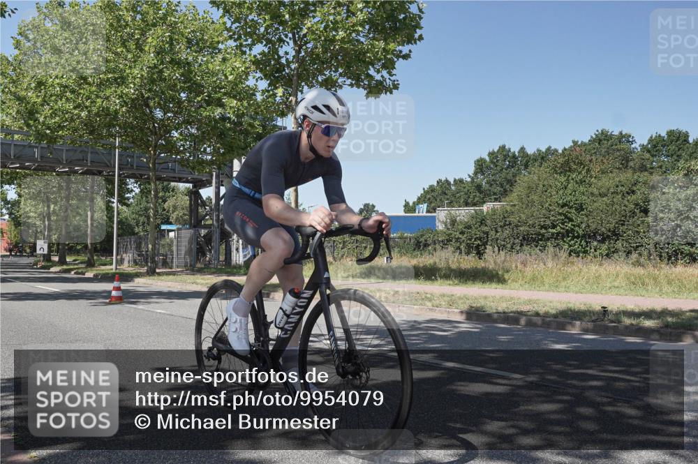 09.08.2026 - GEWOBA Citytriathlon Bremen Michael Burmester http://msf.ph/oto/9954079 09.08.2026 14:26:33 Radfahren 15, 16, 29, 32, 176, 178, 408, 497 meine-sportfotos.de