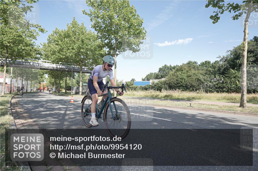 09.08.2026 - GEWOBA Citytriathlon Bremen Michael Burmester http://msf.ph/oto/9954120 09.08.2026 10:55:40 Radfahren 45, 119, 426, 440, 488, 494 meine-sportfotos.de