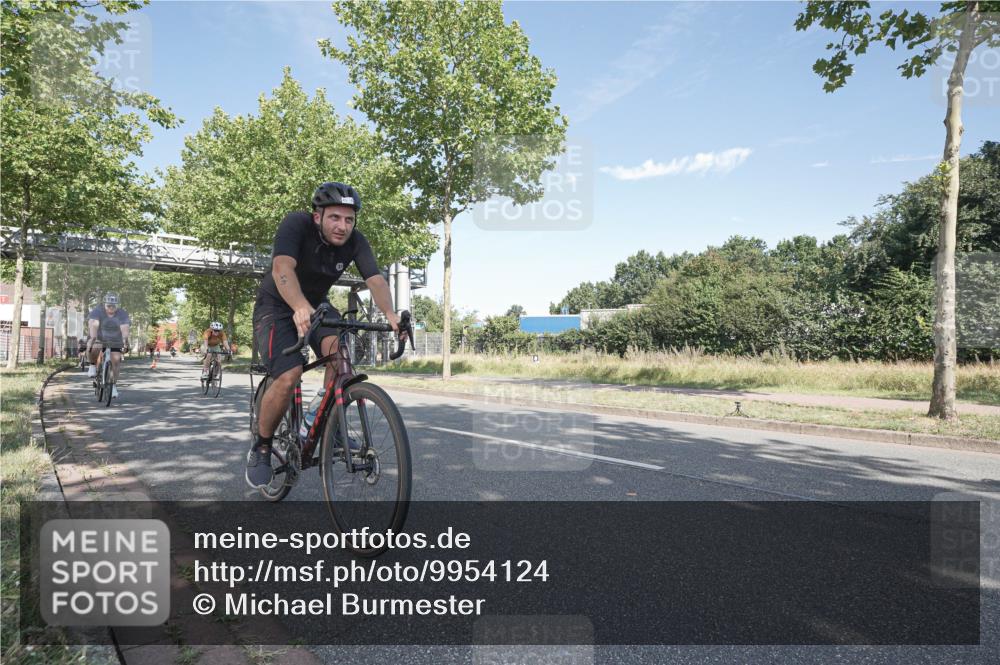 09.08.2026 - GEWOBA Citytriathlon Bremen Michael Burmester http://msf.ph/oto/9954124 09.08.2026 10:55:49 Radfahren 31, 45, 93, 119, 155, 157, 426, 440, 494 meine-sportfotos.de