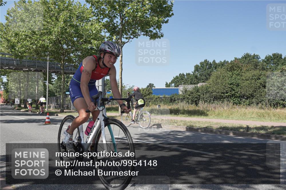 09.08.2026 - GEWOBA Citytriathlon Bremen Michael Burmester http://msf.ph/oto/9954148 09.08.2026 14:28:00 Radfahren 67, 177, 251, 331, 443, 444 meine-sportfotos.de