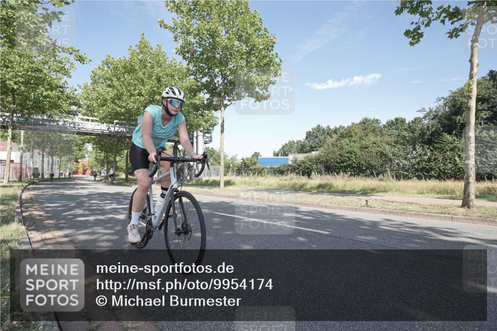 09.08.2026 - GEWOBA Citytriathlon Bremen Michael Burmester http://msf.ph/oto/9954174 09.08.2026 10:56:24 Radfahren 55, 61, 67, 163, 217, 225 meine-sportfotos.de