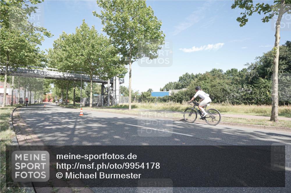 09.08.2026 - GEWOBA Citytriathlon Bremen Michael Burmester http://msf.ph/oto/9954178 09.08.2026 10:56:29 Radfahren 67, 163, 217, 225 meine-sportfotos.de