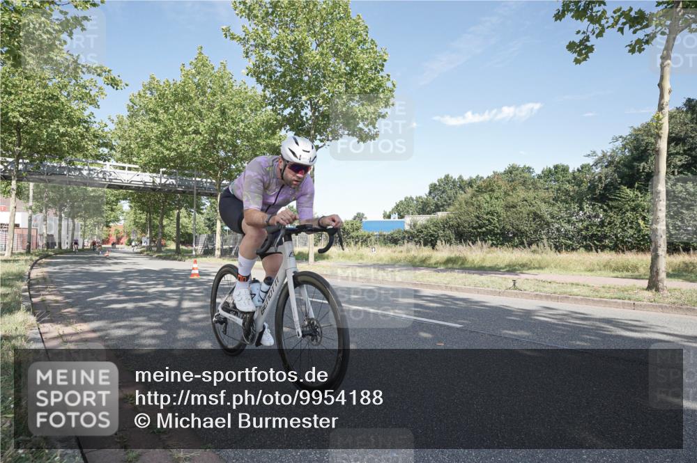 09.08.2026 - GEWOBA Citytriathlon Bremen Michael Burmester http://msf.ph/oto/9954188 09.08.2026 10:56:44 Radfahren 75, 147, 149, 480, 504 meine-sportfotos.de