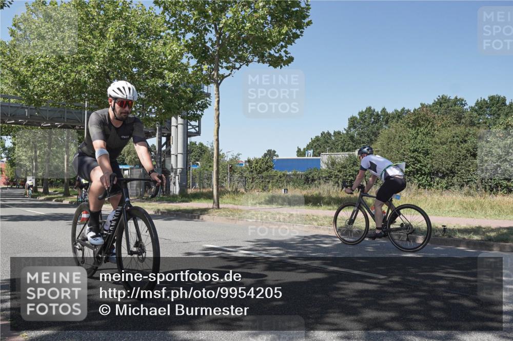 09.08.2026 - GEWOBA Citytriathlon Bremen Michael Burmester http://msf.ph/oto/9954205 09.08.2026 14:28:52 Radfahren 13, 33, 46, 50, 68, 71, 84, 97, 109, 114, 124, 129, 150, 350, 498 meine-sportfotos.de