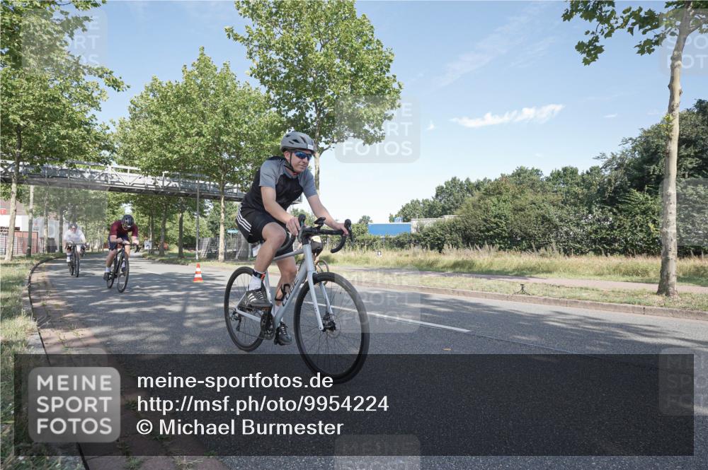 09.08.2026 - GEWOBA Citytriathlon Bremen Michael Burmester http://msf.ph/oto/9954224 09.08.2026 10:57:23 Radfahren 183, 191, 205, 281 meine-sportfotos.de