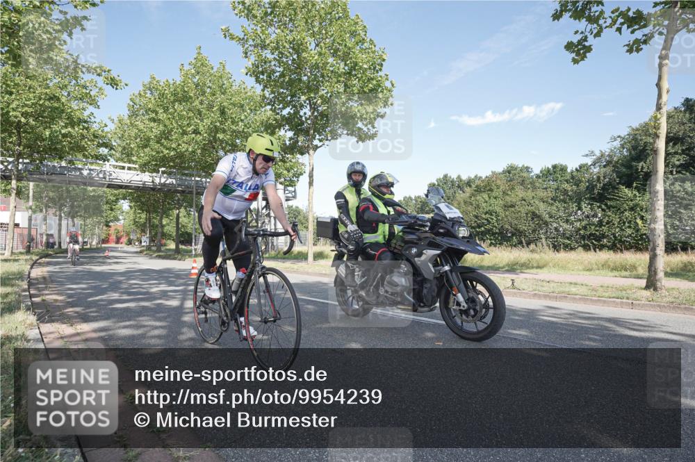 09.08.2026 - GEWOBA Citytriathlon Bremen Michael Burmester http://msf.ph/oto/9954239 09.08.2026 10:57:54 Radfahren 171, 434, 446, 462 meine-sportfotos.de