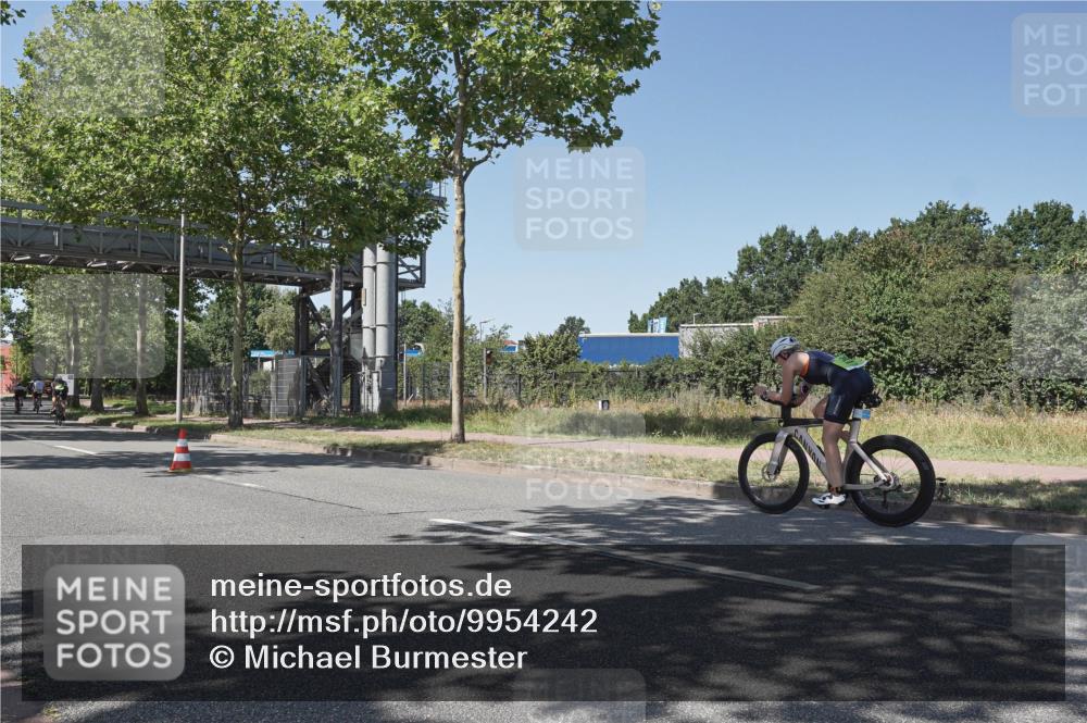 09.08.2026 - GEWOBA Citytriathlon Bremen Michael Burmester http://msf.ph/oto/9954242 09.08.2026 14:29:25 Radfahren 35, 490 meine-sportfotos.de