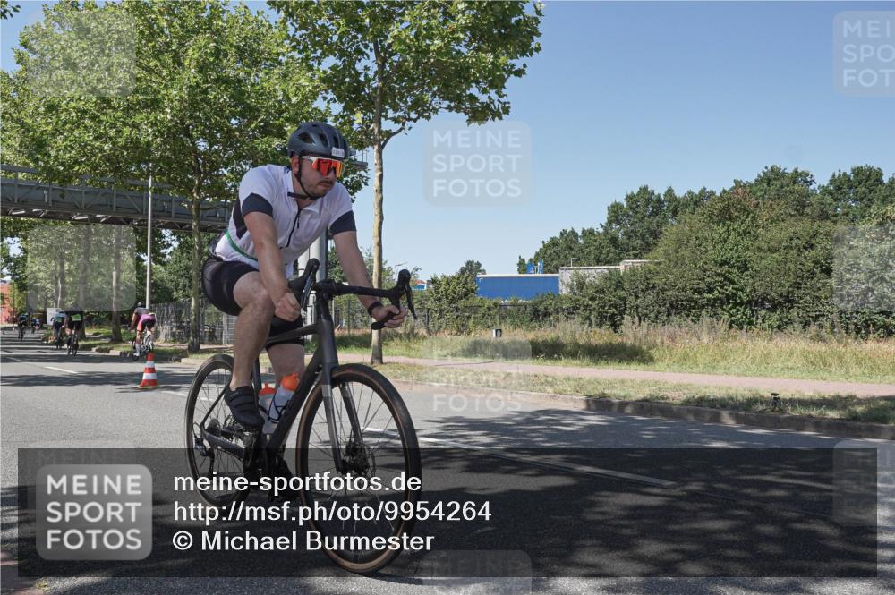 09.08.2026 - GEWOBA Citytriathlon Bremen Michael Burmester http://msf.ph/oto/9954264 09.08.2026 14:29:43 Radfahren 123, 143, 144, 164, 294, 418 meine-sportfotos.de