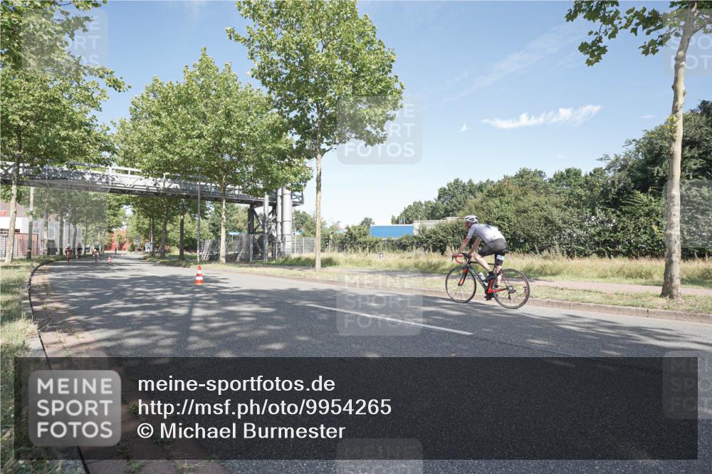 09.08.2026 - GEWOBA Citytriathlon Bremen Michael Burmester http://msf.ph/oto/9954265 09.08.2026 10:59:07 Radfahren 5, 115, 466, 499 meine-sportfotos.de