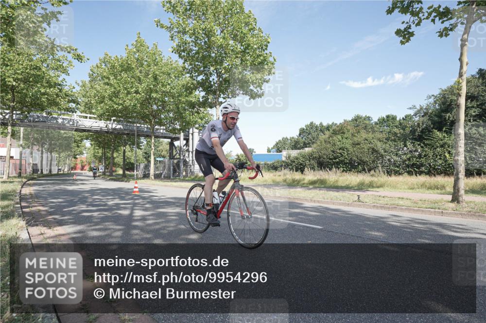 09.08.2026 - GEWOBA Citytriathlon Bremen Michael Burmester http://msf.ph/oto/9954296 09.08.2026 11:00:04 Radfahren 49 meine-sportfotos.de