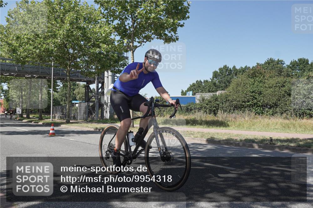 09.08.2026 - GEWOBA Citytriathlon Bremen Michael Burmester http://msf.ph/oto/9954318 09.08.2026 14:30:22 Radfahren 26, 27, 79, 139, 169, 270, 304, 407 meine-sportfotos.de