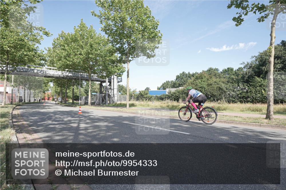 09.08.2026 - GEWOBA Citytriathlon Bremen Michael Burmester http://msf.ph/oto/9954333 09.08.2026 11:00:59 Radfahren 69, 77, 420, 435 meine-sportfotos.de