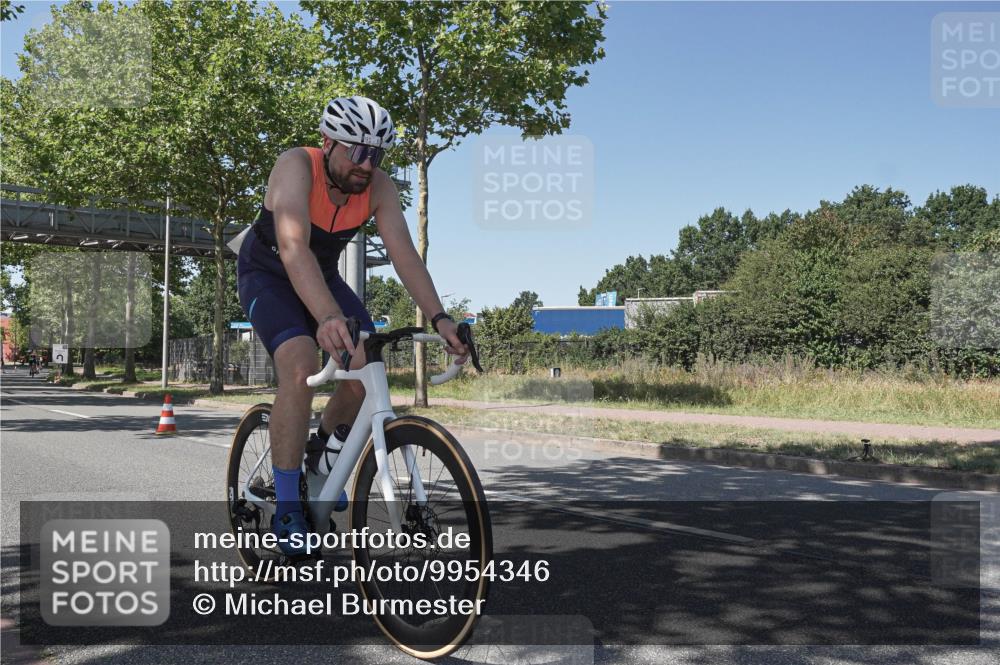 09.08.2026 - GEWOBA Citytriathlon Bremen Michael Burmester http://msf.ph/oto/9954346 09.08.2026 14:30:47 Radfahren 36, 45, 54, 73, 91, 92, 105, 128, 135, 186, 200 meine-sportfotos.de