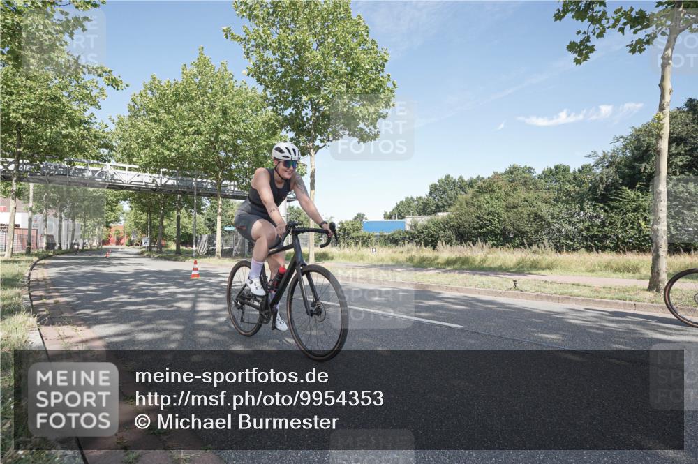 09.08.2026 - GEWOBA Citytriathlon Bremen Michael Burmester http://msf.ph/oto/9954353 09.08.2026 11:01:49 Radfahren 9, 469 meine-sportfotos.de
