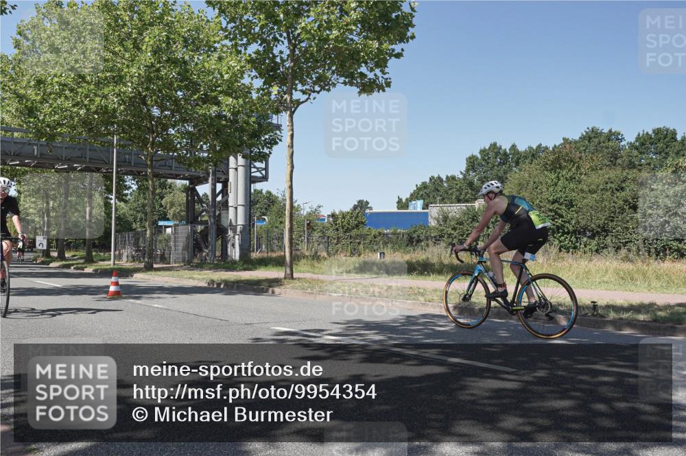 09.08.2026 - GEWOBA Citytriathlon Bremen Michael Burmester http://msf.ph/oto/9954354 09.08.2026 14:30:54 Radfahren 45, 54, 60, 73, 91, 92, 105, 125, 128, 135, 200, 353 meine-sportfotos.de