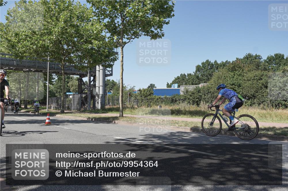 09.08.2026 - GEWOBA Citytriathlon Bremen Michael Burmester http://msf.ph/oto/9954364 09.08.2026 14:30:57 Radfahren 45, 54, 60, 73, 91, 92, 98, 105, 125, 200, 353 meine-sportfotos.de
