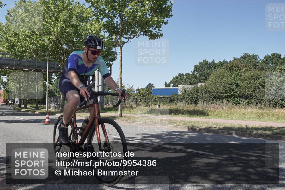 09.08.2026 - GEWOBA Citytriathlon Bremen Michael Burmester http://msf.ph/oto/9954386 09.08.2026 14:31:26 Radfahren 24, 52, 295 meine-sportfotos.de