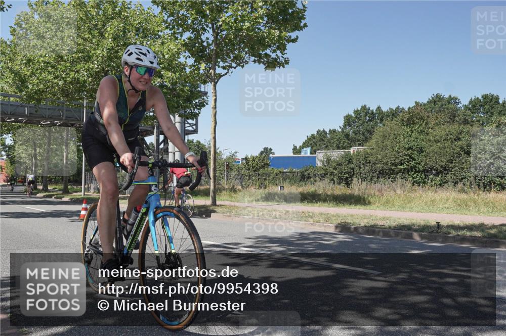 09.08.2026 - GEWOBA Citytriathlon Bremen Michael Burmester http://msf.ph/oto/9954398 09.08.2026 14:31:45 Radfahren 3, 70, 151, 161, 346, 360 meine-sportfotos.de