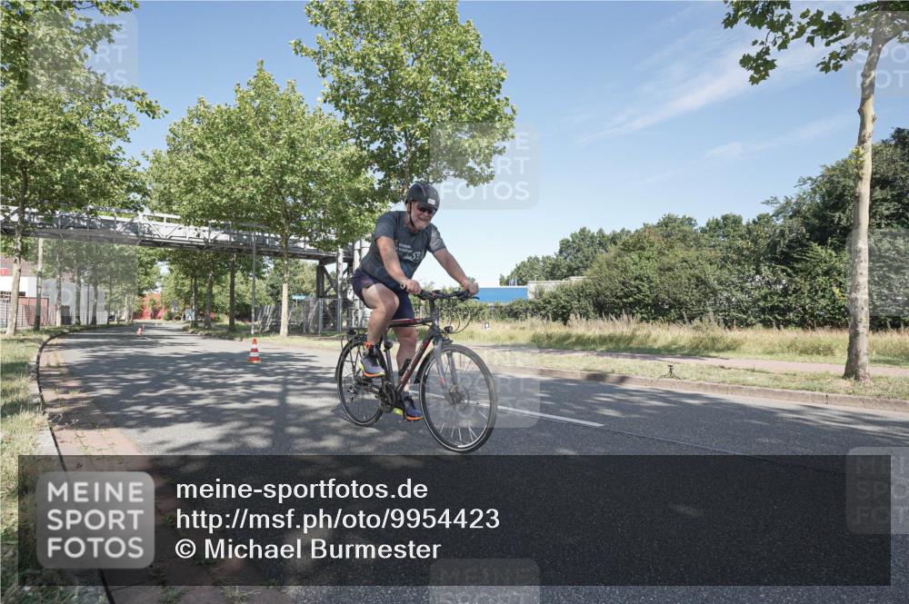 09.08.2026 - GEWOBA Citytriathlon Bremen Michael Burmester http://msf.ph/oto/9954423 09.08.2026 11:10:15 Radfahren 411 meine-sportfotos.de