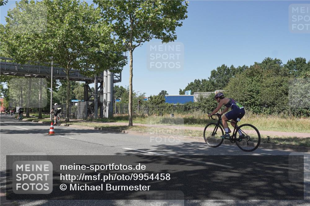 09.08.2026 - GEWOBA Citytriathlon Bremen Michael Burmester http://msf.ph/oto/9954458 09.08.2026 14:32:44 Radfahren 2, 22, 44, 76, 396 meine-sportfotos.de