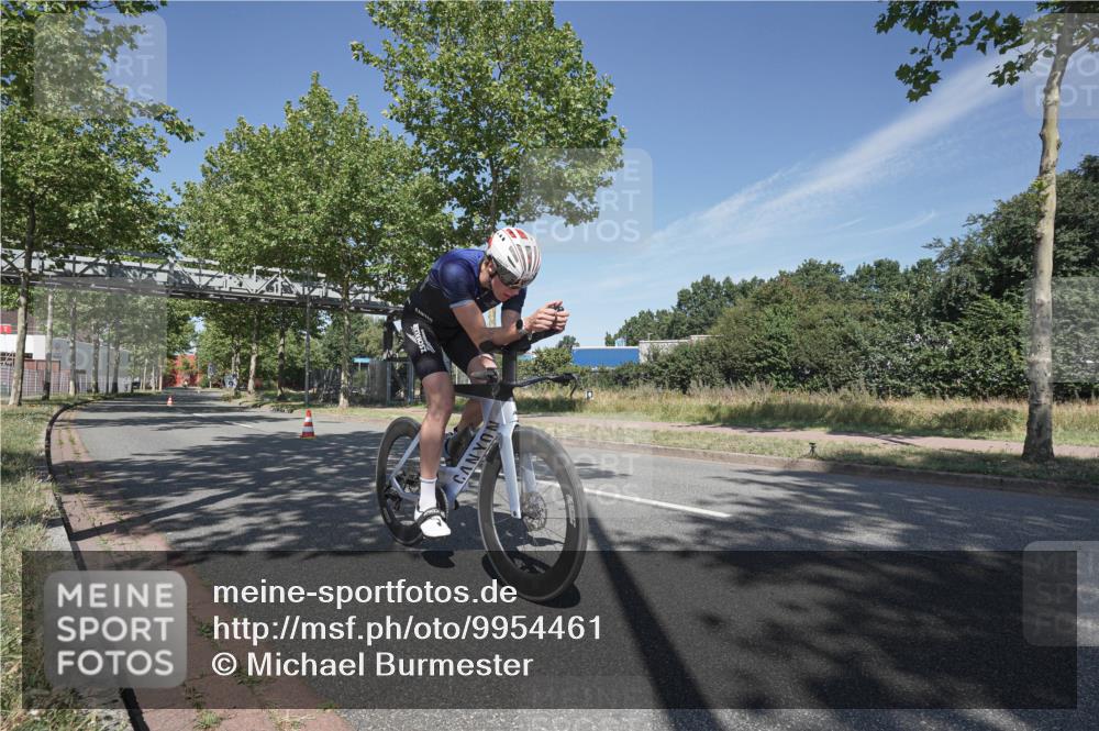 09.08.2026 - GEWOBA Citytriathlon Bremen Michael Burmester http://msf.ph/oto/9954461 09.08.2026 12:01:50 Radfahren 580 meine-sportfotos.de