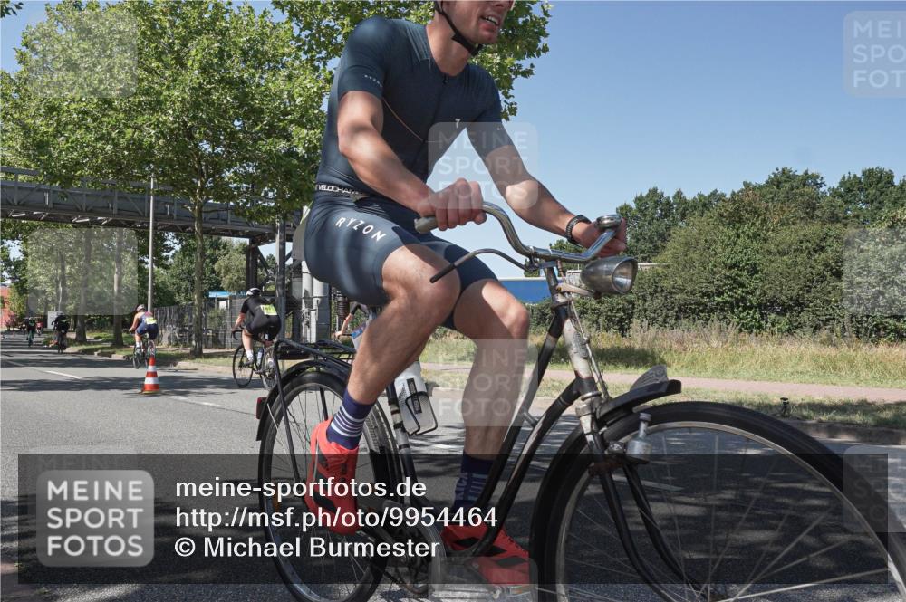 09.08.2026 - GEWOBA Citytriathlon Bremen Michael Burmester http://msf.ph/oto/9954464 09.08.2026 14:32:46 Radfahren 2, 44, 76, 396 meine-sportfotos.de