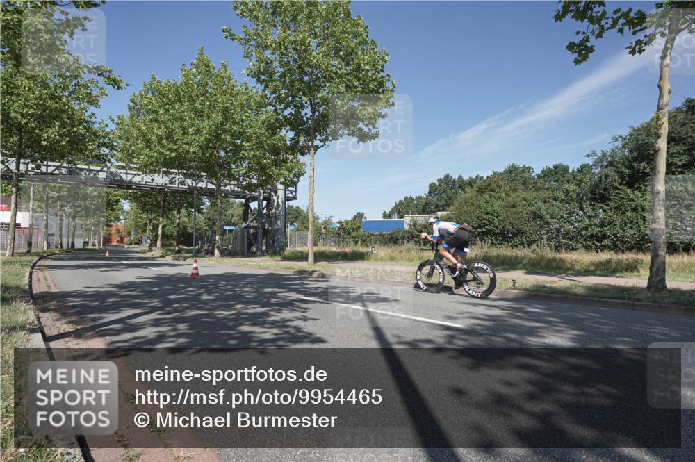 09.08.2026 - GEWOBA Citytriathlon Bremen Michael Burmester http://msf.ph/oto/9954465 09.08.2026 12:02:39 Radfahren  meine-sportfotos.de