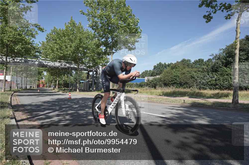09.08.2026 - GEWOBA Citytriathlon Bremen Michael Burmester http://msf.ph/oto/9954479 09.08.2026 12:03:41 Radfahren 557 meine-sportfotos.de