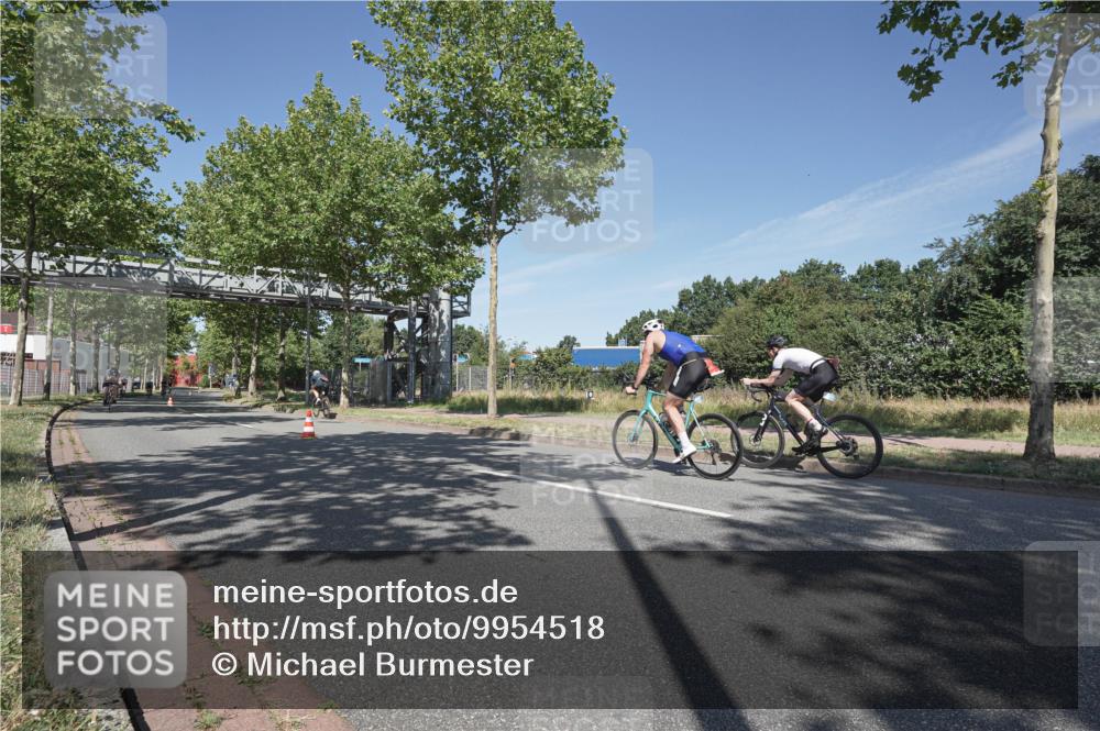 09.08.2026 - GEWOBA Citytriathlon Bremen Michael Burmester http://msf.ph/oto/9954518 09.08.2026 12:05:31 Radfahren 541, 560, 562, 623, 757, 1110 meine-sportfotos.de