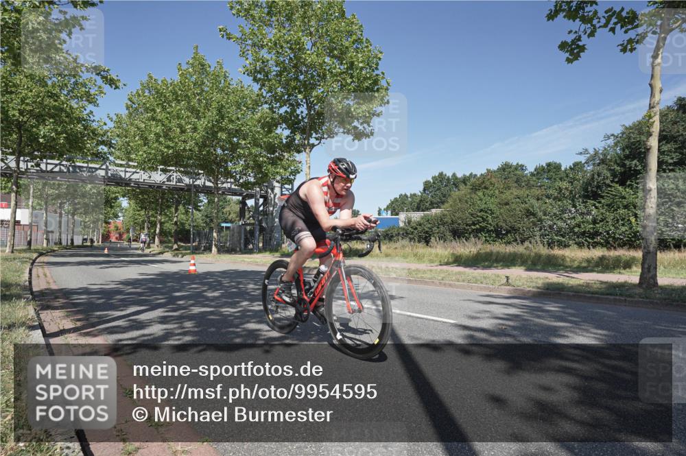 09.08.2026 - GEWOBA Citytriathlon Bremen Michael Burmester http://msf.ph/oto/9954595 09.08.2026 12:07:31 Radfahren 586, 628, 761 meine-sportfotos.de