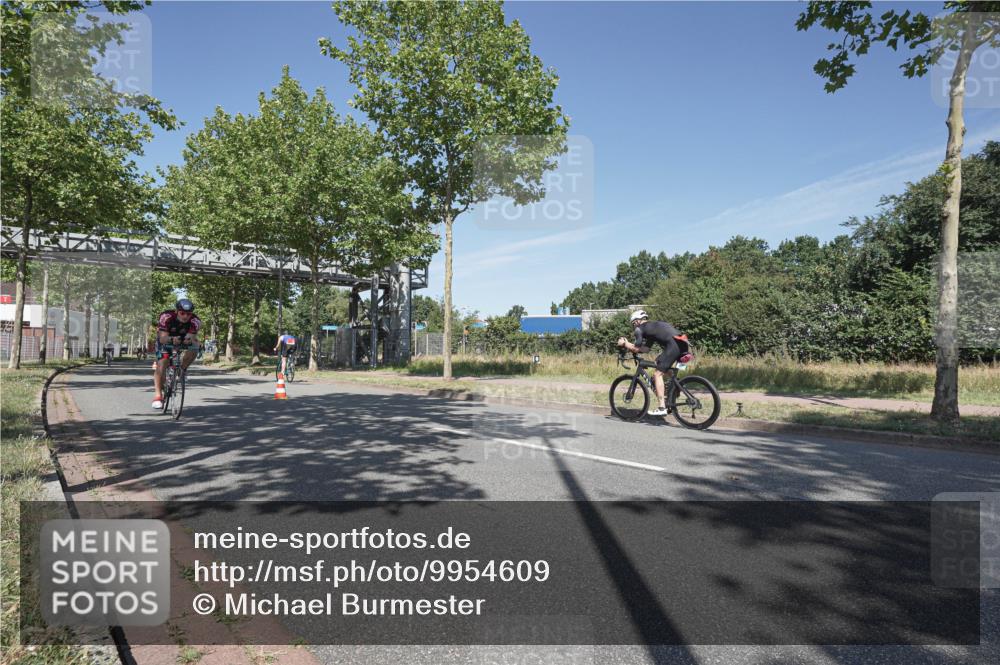 09.08.2026 - GEWOBA Citytriathlon Bremen Michael Burmester http://msf.ph/oto/9954609 09.08.2026 12:07:47 Radfahren 572, 577, 586, 614, 649, 705, 1001 meine-sportfotos.de