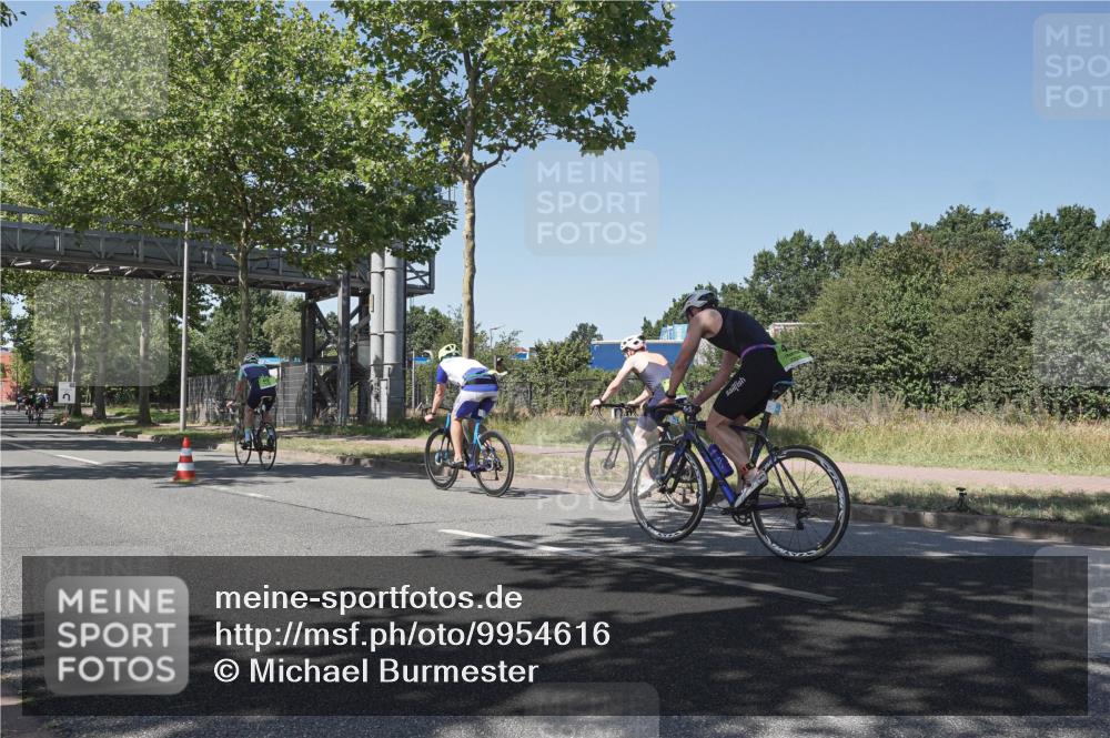 09.08.2026 - GEWOBA Citytriathlon Bremen Michael Burmester http://msf.ph/oto/9954616 09.08.2026 14:34:45 Radfahren 182, 217, 378, 457 meine-sportfotos.de