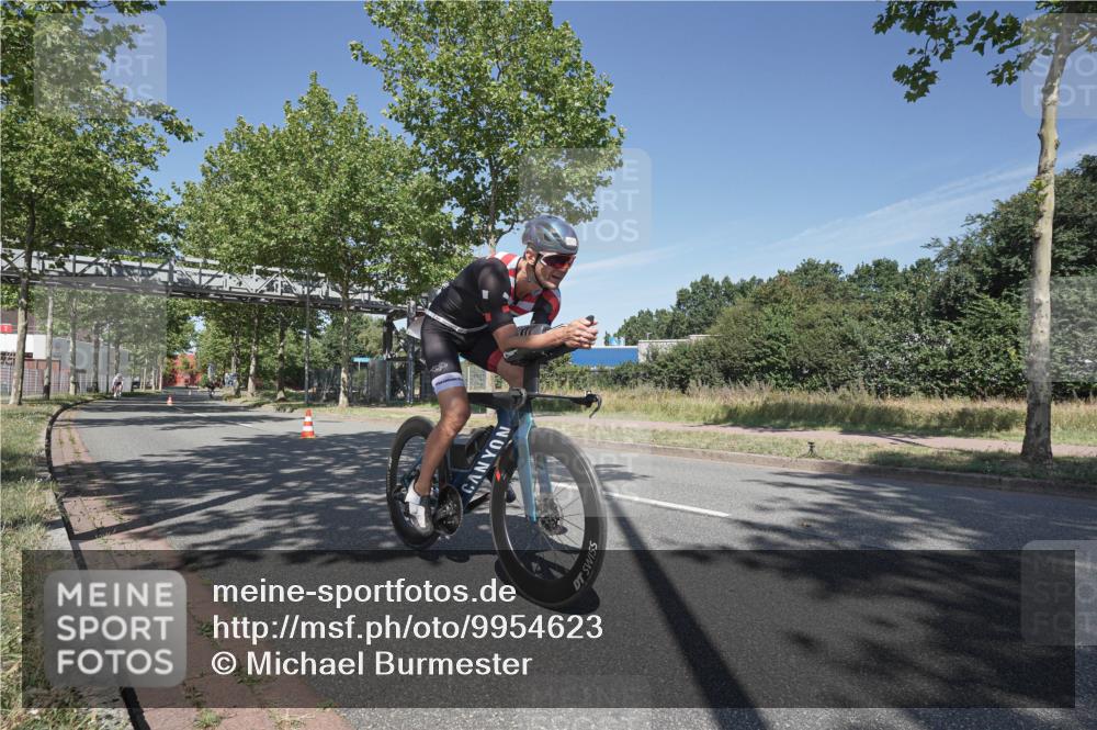 09.08.2026 - GEWOBA Citytriathlon Bremen Michael Burmester http://msf.ph/oto/9954623 09.08.2026 12:08:06 Radfahren 671, 705, 787 meine-sportfotos.de
