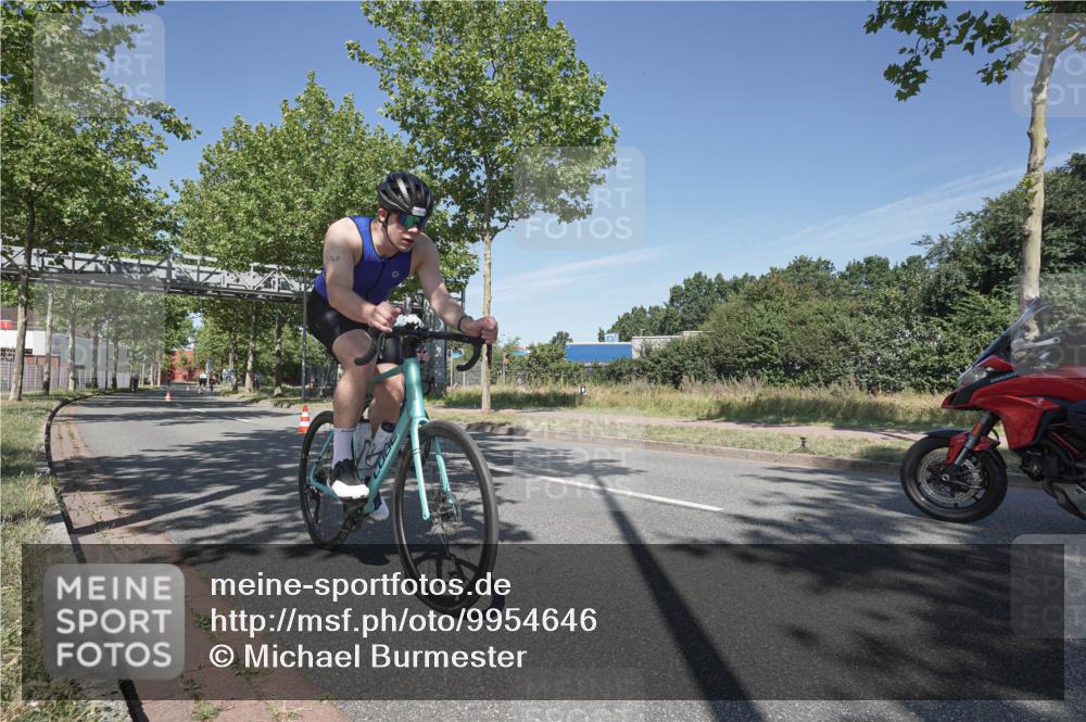 09.08.2026 - GEWOBA Citytriathlon Bremen Michael Burmester http://msf.ph/oto/9954646 09.08.2026 12:08:30 Radfahren 548, 558, 601, 602, 620 meine-sportfotos.de
