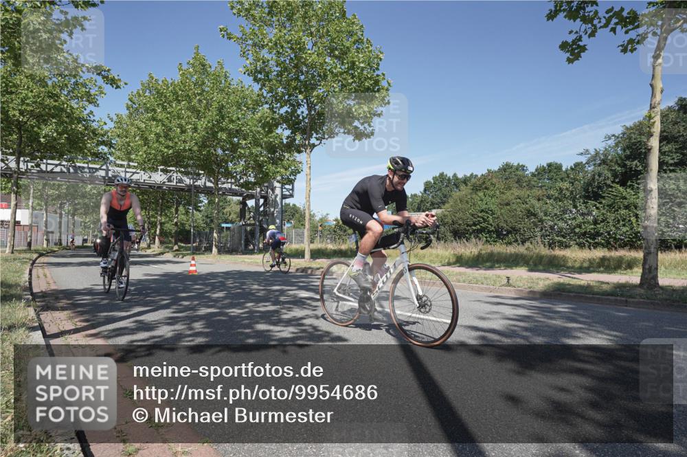 09.08.2026 - GEWOBA Citytriathlon Bremen Michael Burmester http://msf.ph/oto/9954686 09.08.2026 12:09:07 Radfahren 607, 630, 654, 675, 699, 700, 858, 1121 meine-sportfotos.de