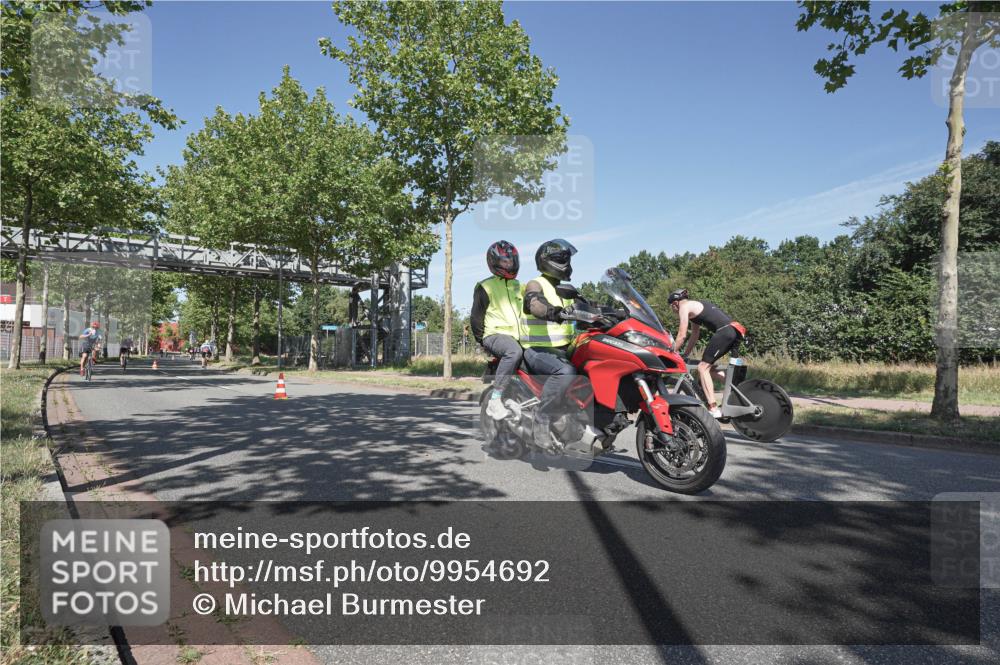09.08.2026 - GEWOBA Citytriathlon Bremen Michael Burmester http://msf.ph/oto/9954692 09.08.2026 12:09:09 Radfahren 607, 629, 654, 675, 699, 700, 858, 1121 meine-sportfotos.de