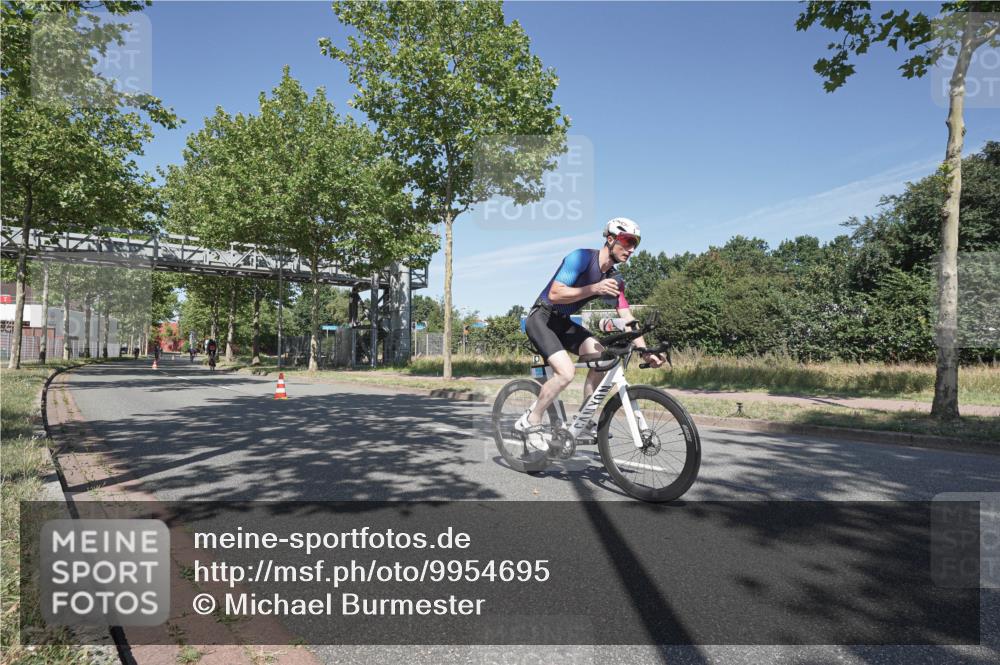 09.08.2026 - GEWOBA Citytriathlon Bremen Michael Burmester http://msf.ph/oto/9954695 09.08.2026 12:09:12 Radfahren 607, 629, 654, 675, 699, 700, 1121 meine-sportfotos.de