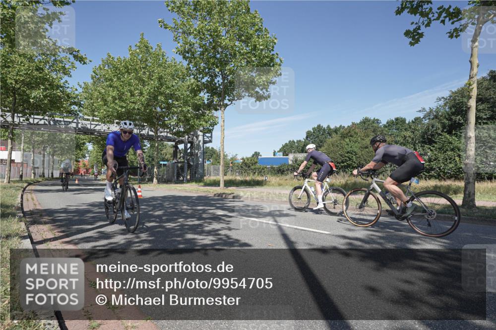 09.08.2026 - GEWOBA Citytriathlon Bremen Michael Burmester http://msf.ph/oto/9954705 09.08.2026 12:09:22 Radfahren 543, 621, 629, 675, 719, 819, 1121, 1124 meine-sportfotos.de