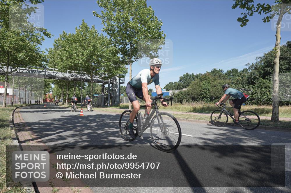09.08.2026 - GEWOBA Citytriathlon Bremen Michael Burmester http://msf.ph/oto/9954707 09.08.2026 12:09:23 Radfahren 543, 597, 621, 629, 675, 719, 819, 1124 meine-sportfotos.de