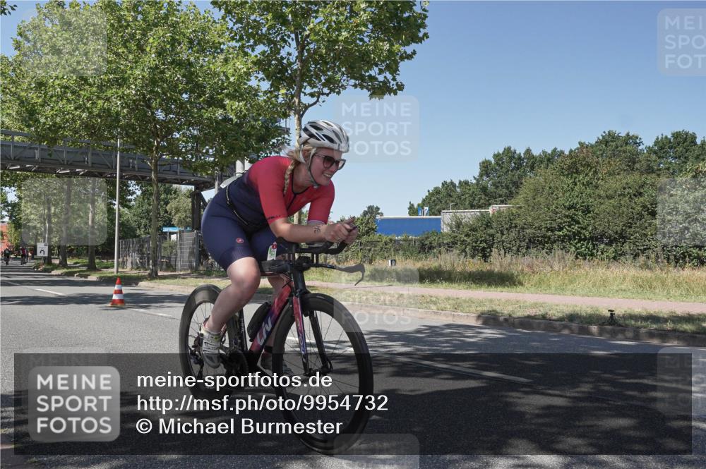 09.08.2026 - GEWOBA Citytriathlon Bremen Michael Burmester http://msf.ph/oto/9954732 09.08.2026 14:35:59 Radfahren 6, 39, 152, 163, 269, 329, 343, 373 meine-sportfotos.de