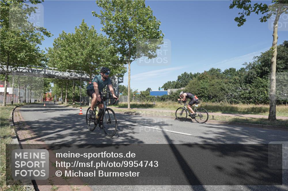 09.08.2026 - GEWOBA Citytriathlon Bremen Michael Burmester http://msf.ph/oto/9954743 09.08.2026 12:10:11 Radfahren 619, 633, 688, 729, 774, 1002 meine-sportfotos.de