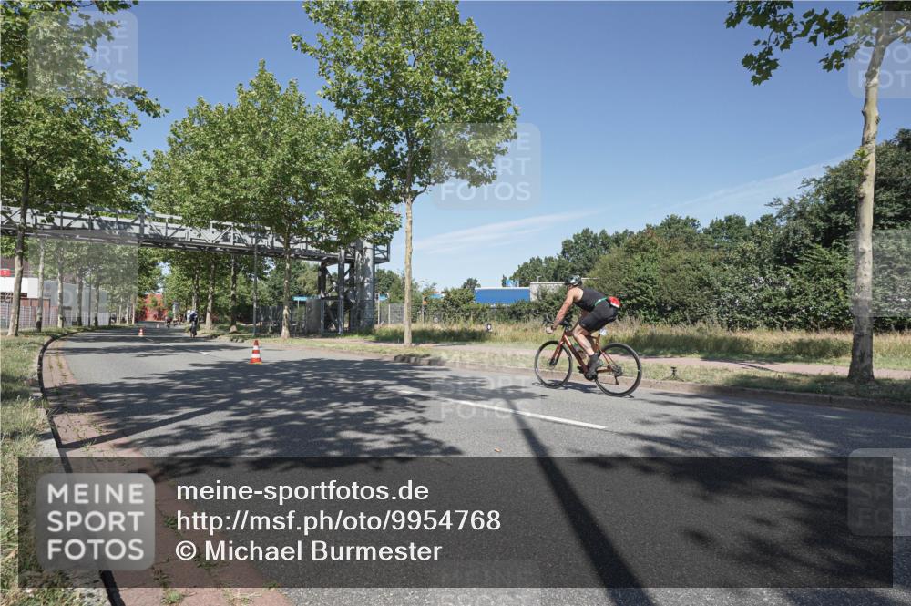 09.08.2026 - GEWOBA Citytriathlon Bremen Michael Burmester http://msf.ph/oto/9954768 09.08.2026 12:10:33 Radfahren 563, 776 meine-sportfotos.de