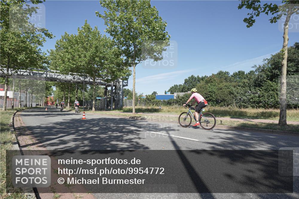 09.08.2026 - GEWOBA Citytriathlon Bremen Michael Burmester http://msf.ph/oto/9954772 09.08.2026 12:10:38 Radfahren 563, 776 meine-sportfotos.de