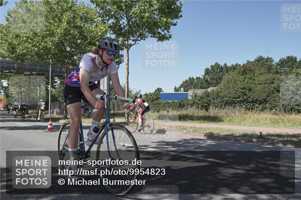 09.08.2026 - GEWOBA Citytriathlon Bremen Michael Burmester http://msf.ph/oto/9954823 09.08.2026 14:37:03 Radfahren 65, 229, 312, 377, 448, 523 meine-sportfotos.de
