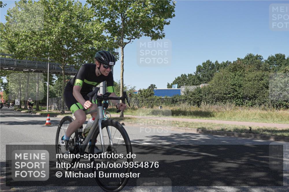 09.08.2026 - GEWOBA Citytriathlon Bremen Michael Burmester http://msf.ph/oto/9954876 09.08.2026 14:37:30 Radfahren 10, 87, 172, 203, 288, 290, 300, 305, 369, 385, 458 meine-sportfotos.de