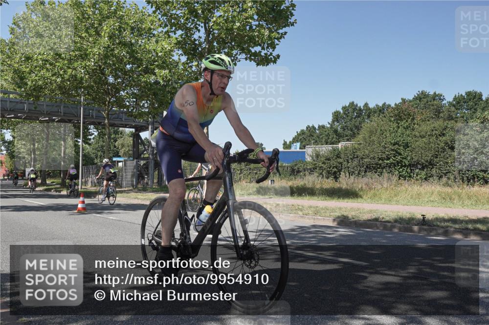 09.08.2026 - GEWOBA Citytriathlon Bremen Michael Burmester http://msf.ph/oto/9954910 09.08.2026 14:37:47 Radfahren 42, 242, 288, 290, 292, 341, 390, 400, 450, 458, 487 meine-sportfotos.de
