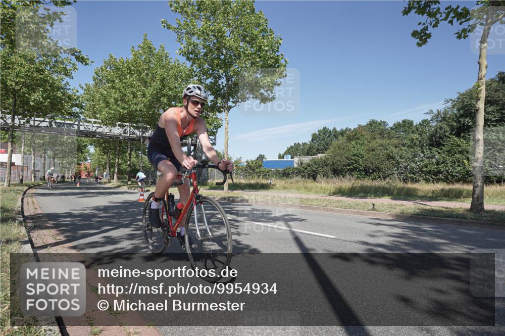 09.08.2026 - GEWOBA Citytriathlon Bremen Michael Burmester http://msf.ph/oto/9954934 09.08.2026 12:12:40 Radfahren 544, 593, 605, 606, 683, 723, 764, 791, 835, 951, 1127, 1131 meine-sportfotos.de