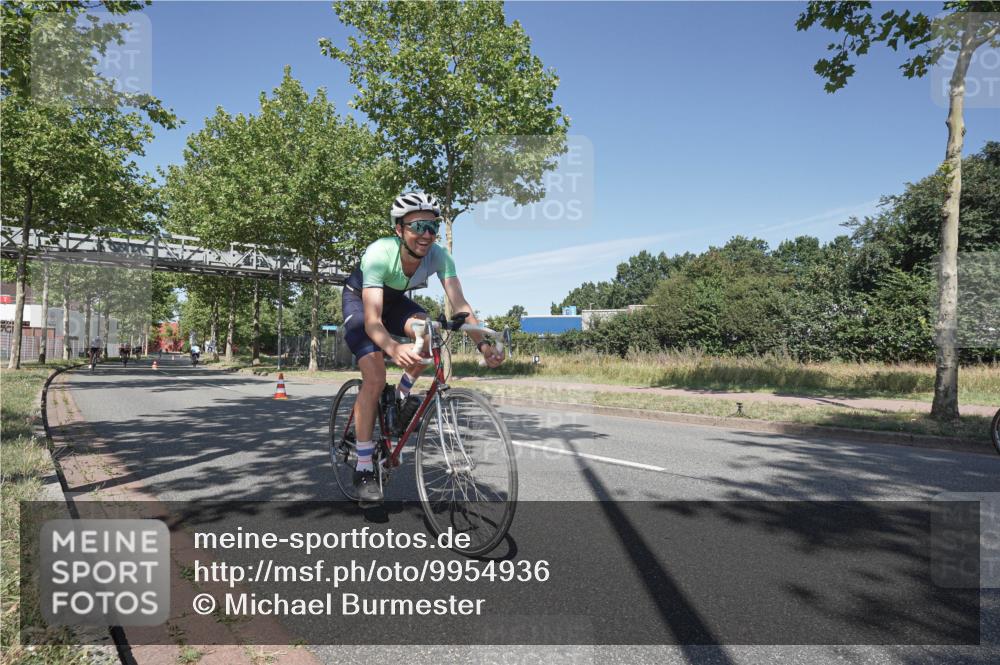 09.08.2026 - GEWOBA Citytriathlon Bremen Michael Burmester http://msf.ph/oto/9954936 09.08.2026 12:12:42 Radfahren 593, 605, 606, 683, 723, 764, 791, 878, 951, 1127, 1131 meine-sportfotos.de