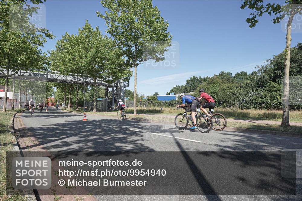 09.08.2026 - GEWOBA Citytriathlon Bremen Michael Burmester http://msf.ph/oto/9954940 09.08.2026 12:12:43 Radfahren 593, 605, 606, 683, 723, 764, 878, 951, 1127, 1131 meine-sportfotos.de