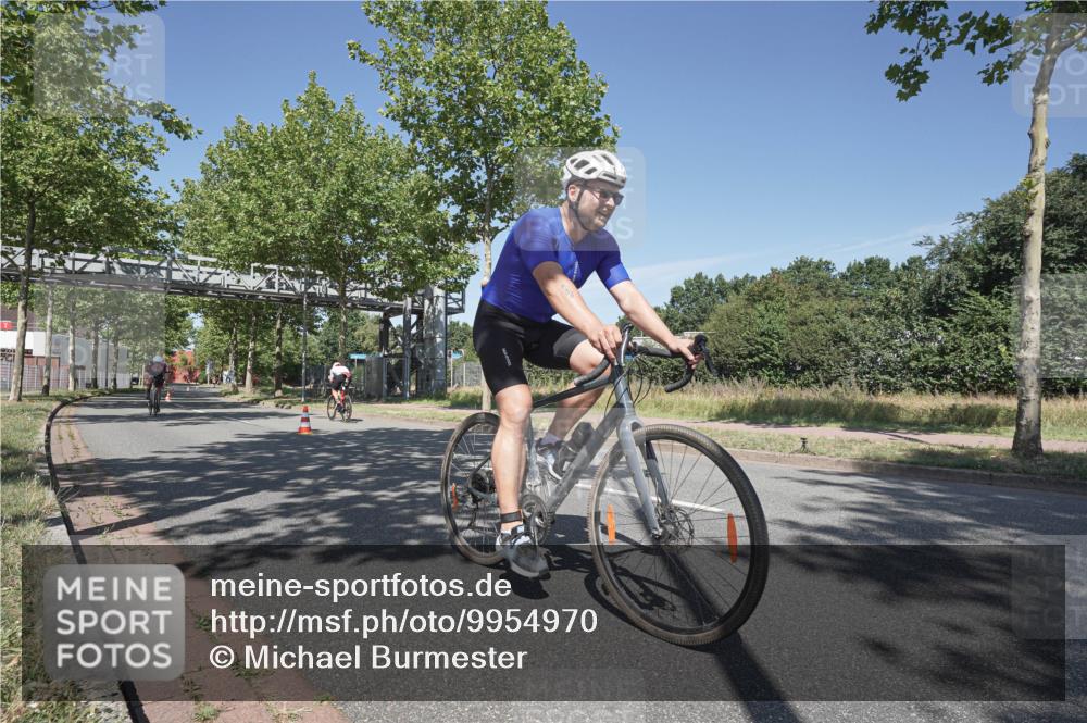 09.08.2026 - GEWOBA Citytriathlon Bremen Michael Burmester http://msf.ph/oto/9954970 09.08.2026 12:13:08 Radfahren 575, 616, 636, 658, 747, 843, 852 meine-sportfotos.de